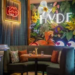 Hyde 3*