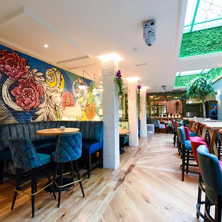 Hyde Hotel 3*